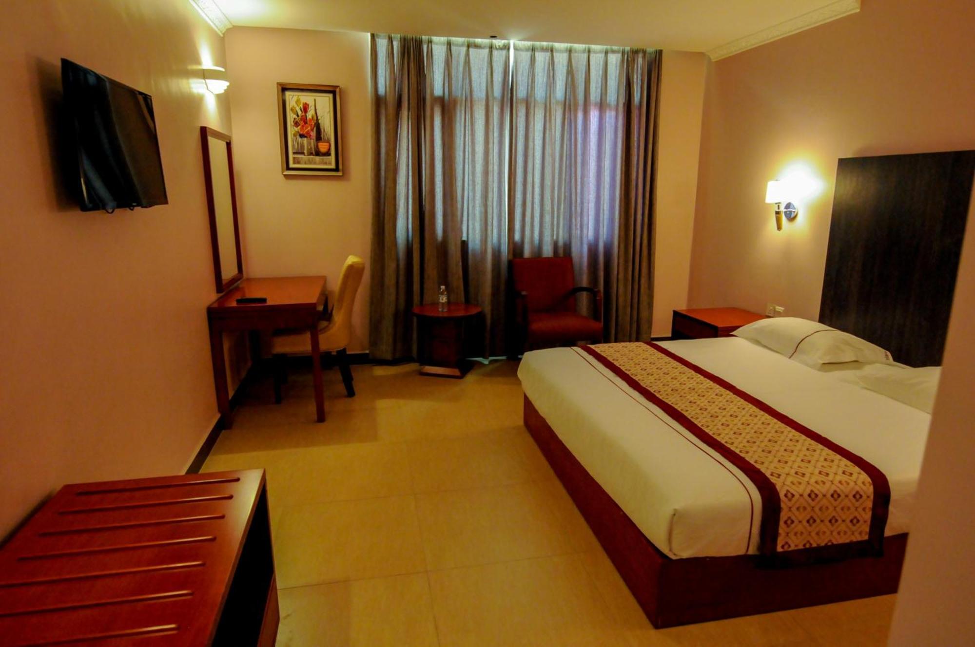 Russell Hotel Καμπάλα Εξωτερικό φωτογραφία