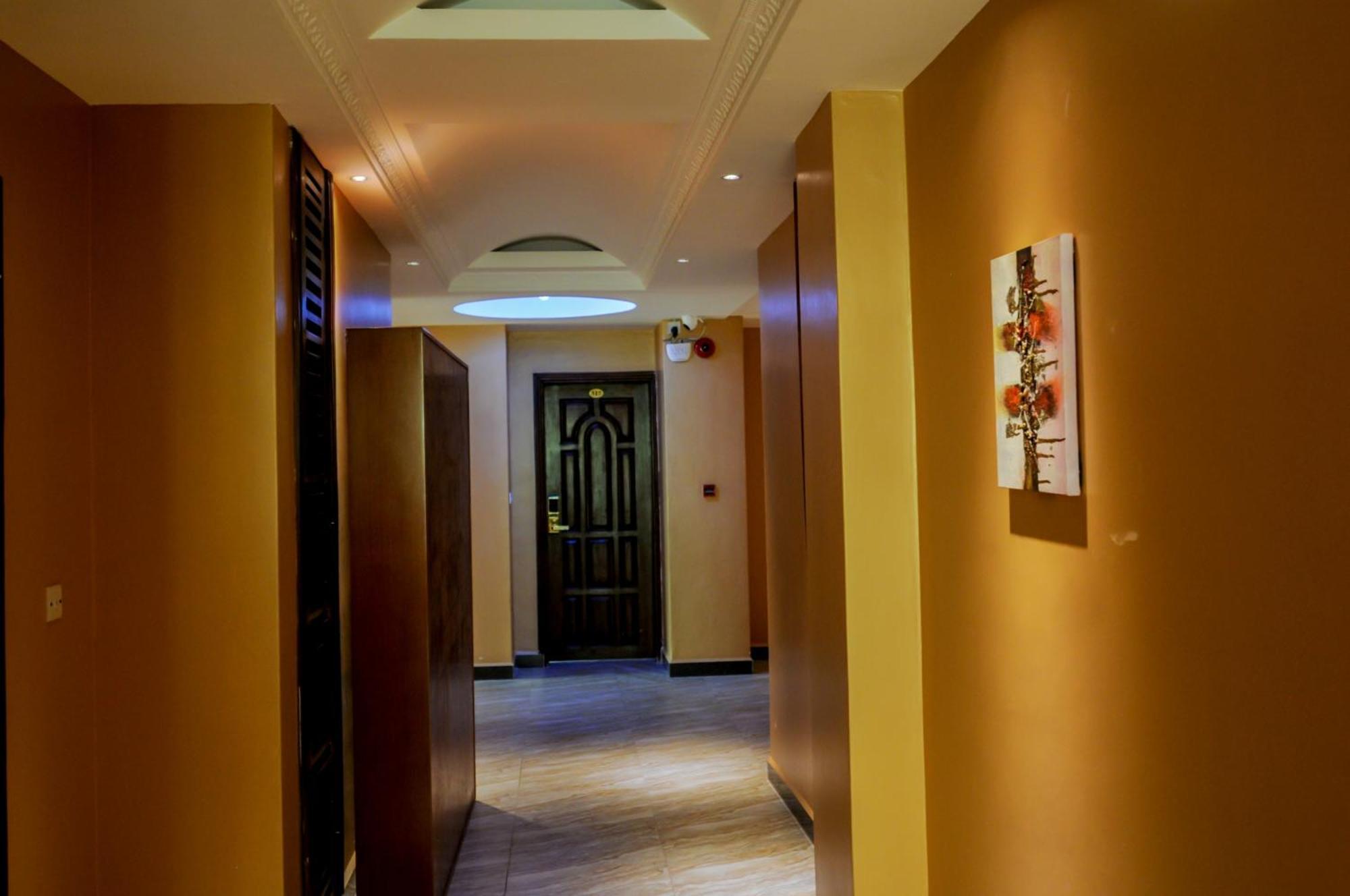 Russell Hotel Καμπάλα Εξωτερικό φωτογραφία