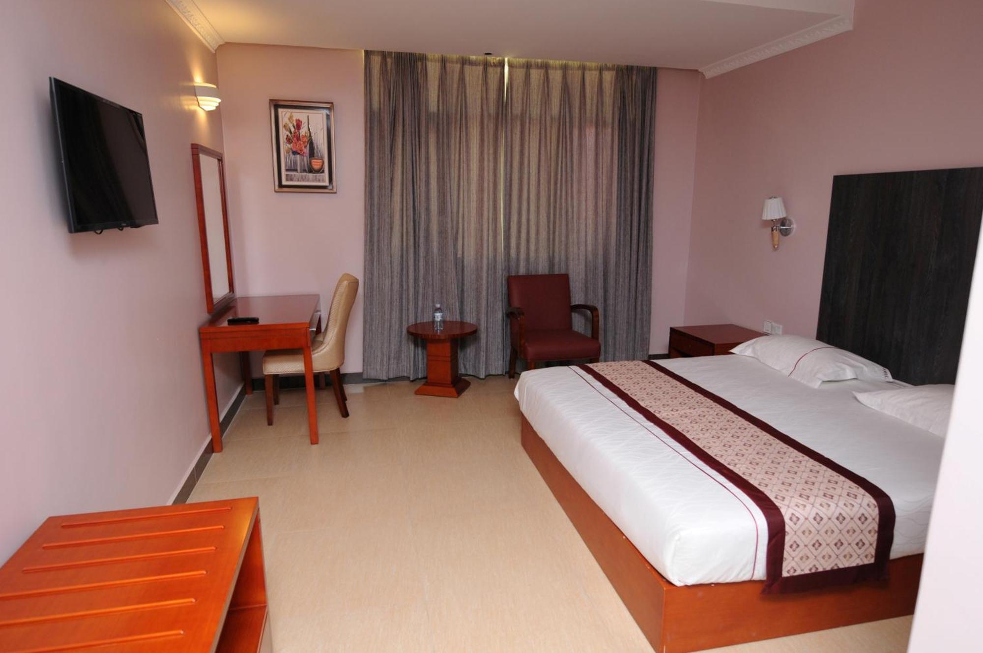 Russell Hotel Καμπάλα Εξωτερικό φωτογραφία