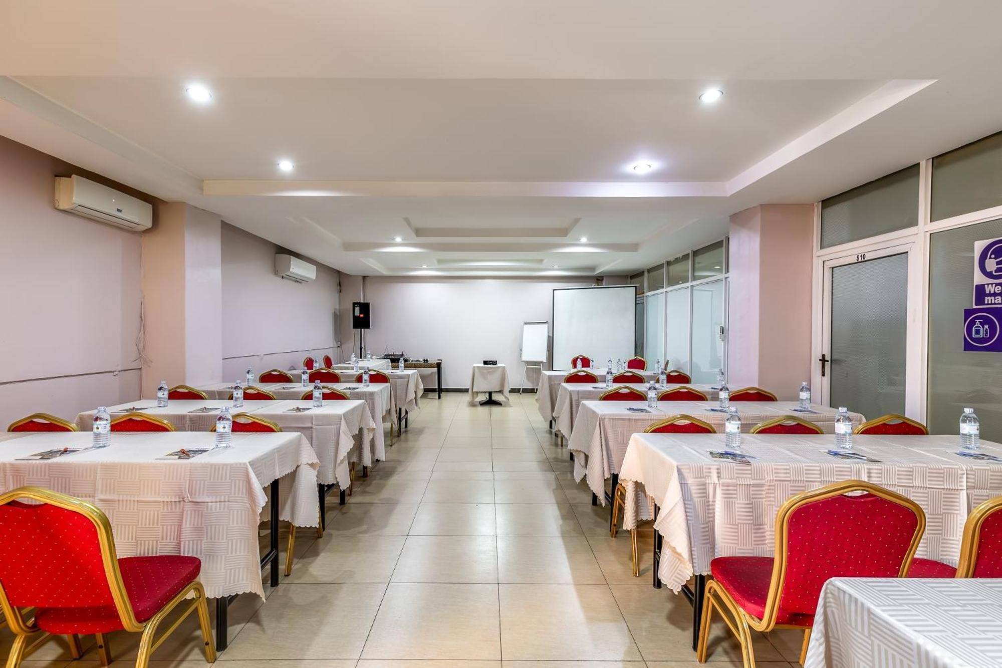Russell Hotel Καμπάλα Εξωτερικό φωτογραφία