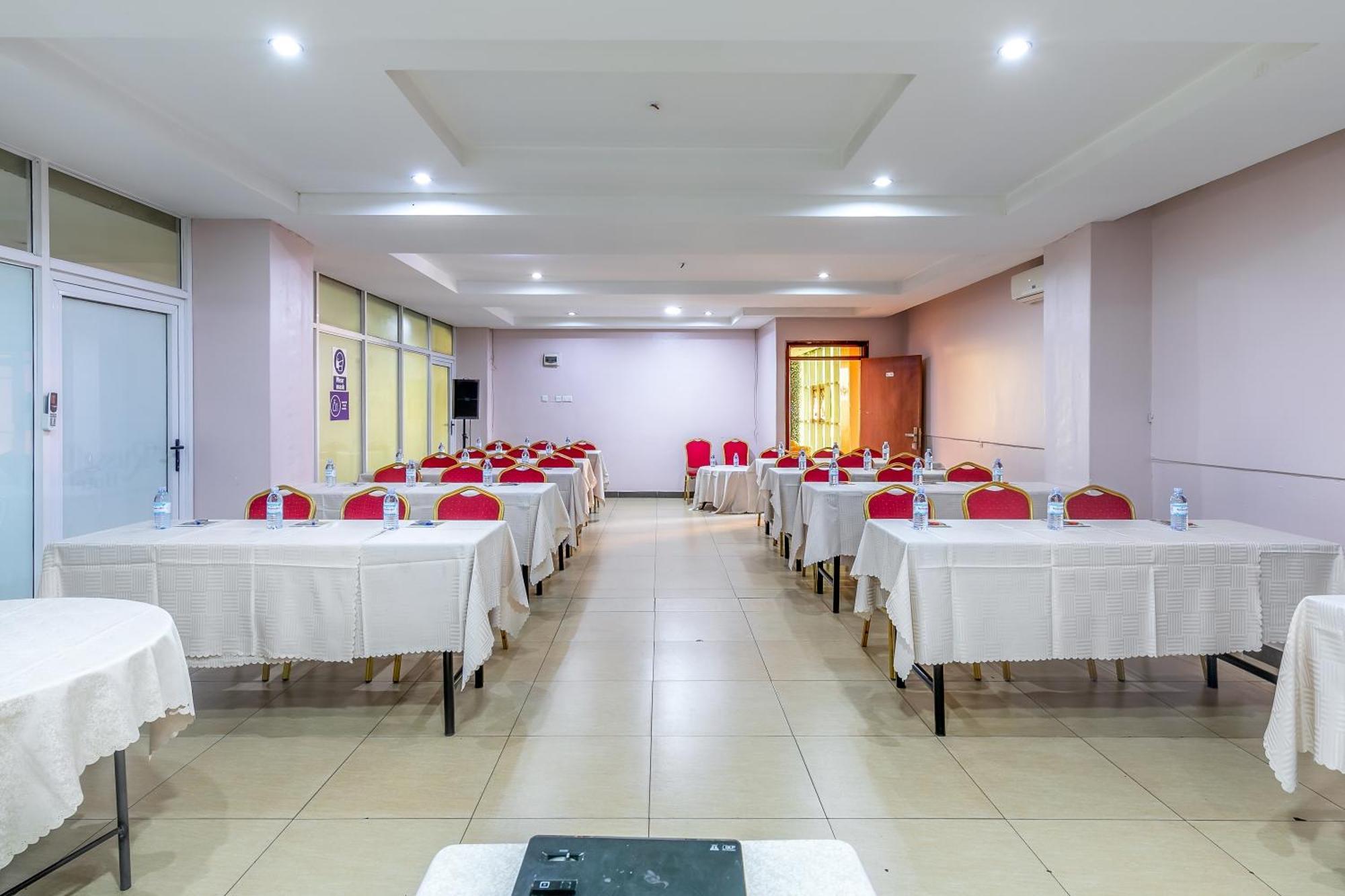 Russell Hotel Καμπάλα Εξωτερικό φωτογραφία