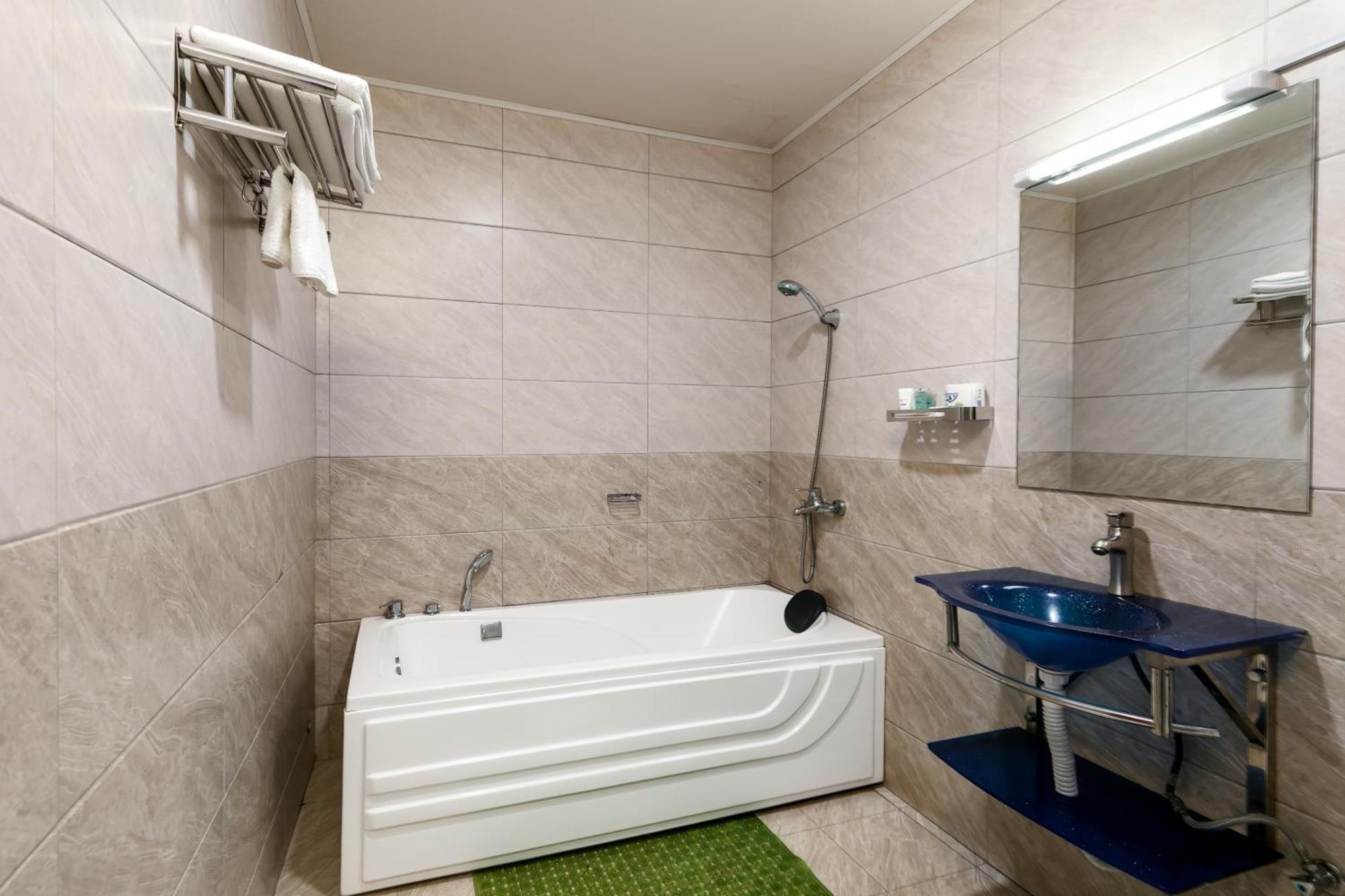 Russell Hotel Καμπάλα Εξωτερικό φωτογραφία