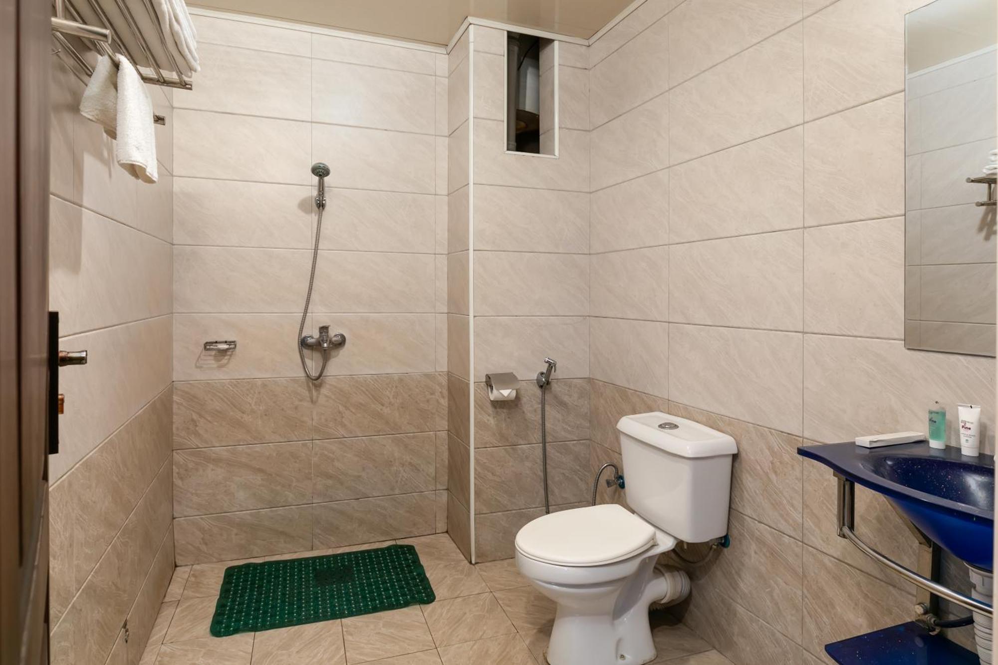 Russell Hotel Καμπάλα Εξωτερικό φωτογραφία