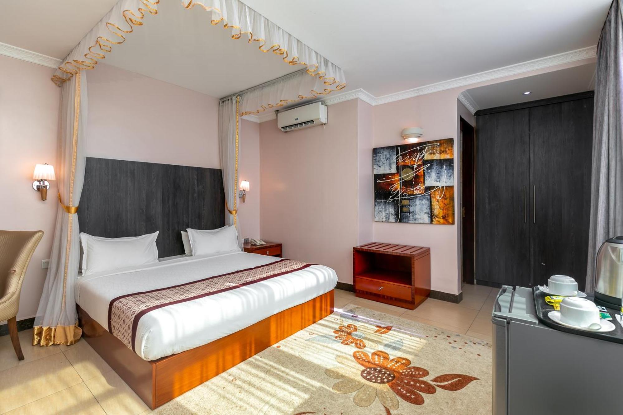 Russell Hotel Καμπάλα Εξωτερικό φωτογραφία