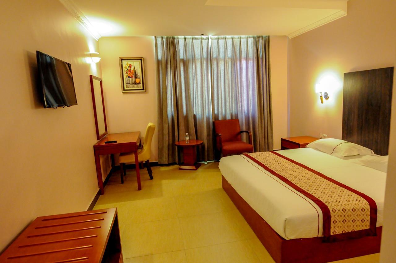 Russell Hotel Καμπάλα Εξωτερικό φωτογραφία