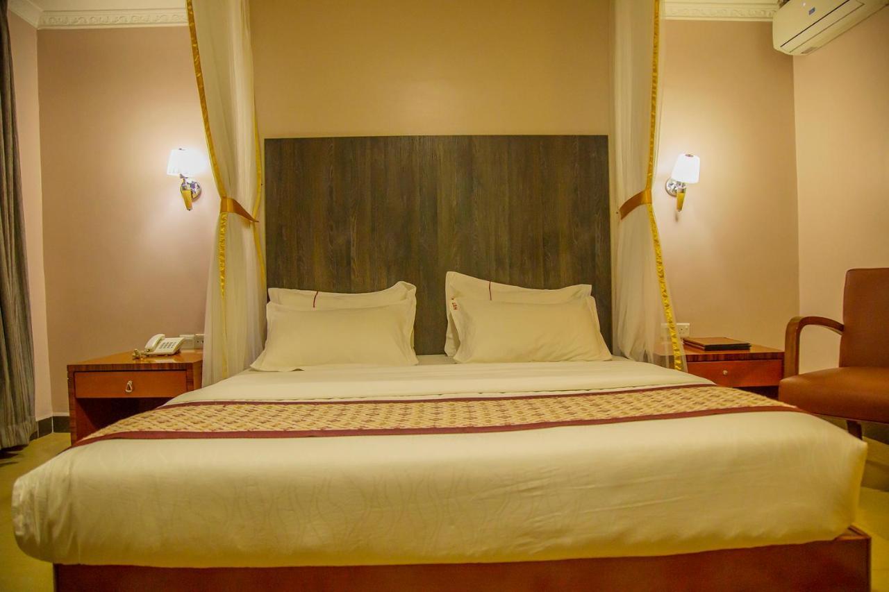 Russell Hotel Καμπάλα Εξωτερικό φωτογραφία