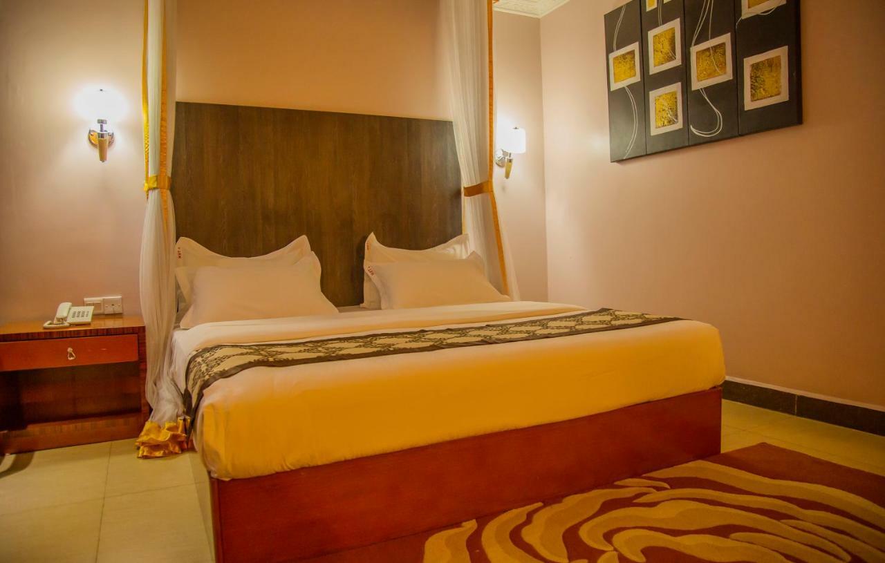 Russell Hotel Καμπάλα Εξωτερικό φωτογραφία